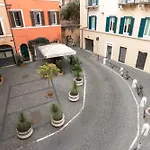 Апартаменты Trastevere Four Seasons Tiber View *