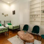 Trastevere Four Seasons Tiber View *