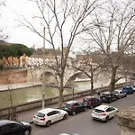 Апартаменты Trastevere Four Seasons Tiber View Рим