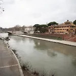 Trastevere Four Seasons Tiber View * Рим