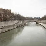 Trastevere Four Seasons Tiber View Roma