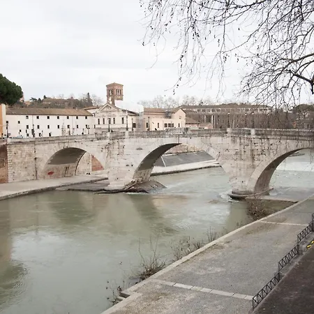 Trastevere Four Seasons Tiber View Roma