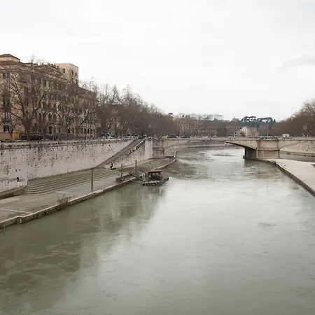 Trastevere Four Seasons Tiber View Roma